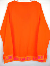 Lade das Bild in den Galerie-Viewer, MISS GOODLIFE V-NECK "L(I)EBE IST ALLES" ORANGE NEON-PINK