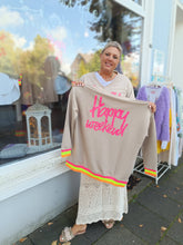 Lade das Bild in den Galerie-Viewer, MISS GOODLIFE V-NECK HAPPY DAY HAPPY WEEKEND SAND/NEONPINK