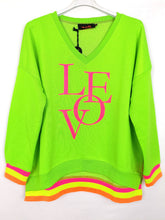 Lade das Bild in den Galerie-Viewer, MISS GOODLIFE V-NECK LOVE GRÜN NEON PINK
