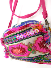 Lade das Bild in den Galerie-Viewer, ETHNO CROSSBODY TASCHE SHARY