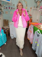 Lade das Bild in den Galerie-Viewer, KUSCHELJACKE DOPPELREIHER "CLASSIC" NEONPINK