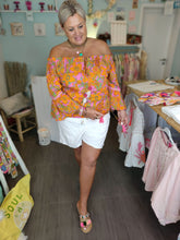 Lade das Bild in den Galerie-Viewer, BLUSE HIPPIE DREAM FLOWER POWER FUCHSIA/ORANGE HOT LAVA