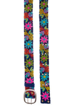 Lade das Bild in den Galerie-Viewer, ETHNO GÜRTEL PERU NIA-Smitten-bestickt,blau,Blumen,Ethno,fair trade,fairtrade,multicolor,nachhaltig,Peru,Smitten