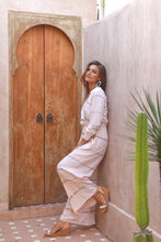 Lade das Bild in den Galerie-Viewer, JUMPSUIT COCO GOLD COAST CHAMPAGNE HOT LAVA
