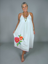 Lade das Bild in den Galerie-Viewer, S26 335 DRESS PLACE DU SOLEIL SHOULDERBAND BIG FLOWER EMBR
