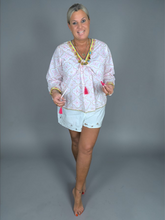 Lade das Bild in den Galerie-Viewer, S26 318 BLOUSE PLACE DU SOLEIL WHITE BIG FLOWER
