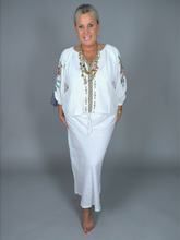 Lade das Bild in den Galerie-Viewer, S26 454 BLOUSE PLACE DU SOLEIL WHITE OLD ROSA GREEN FLOWER EMBR

