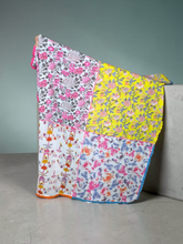 Lade das Bild in den Galerie-Viewer, S26 458 SCARF PLACE DU SOLEIL 4 PATCHES

