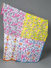 Lade das Bild in den Galerie-Viewer, S26 458 SCARF PLACE DU SOLEIL 4 PATCHES
