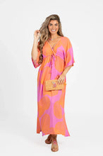 Lade das Bild in den Galerie-Viewer, DRESS ALANA MENTAWAI FUCHSIA-ORANGE HOT LAVA
