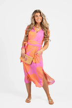 Lade das Bild in den Galerie-Viewer, DRESS LOIS MENTAWAI FUCHSIA-ORANGE HOT LAVA
