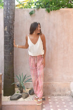 Lade das Bild in den Galerie-Viewer, PANTS HAILEY MOONSTONE CORAL HOT LAVA
