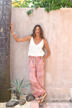 Lade das Bild in den Galerie-Viewer, PANTS HAILEY MOONSTONE CORAL HOT LAVA
