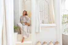 Lade das Bild in den Galerie-Viewer, DRESS HIPPIE DREAM LONG PEBBLE
