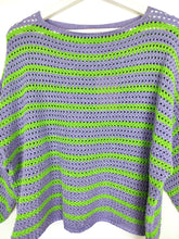 Lade das Bild in den Galerie-Viewer, PULLOVER GRÜN LILA OVERSIZE ONE SIZE
