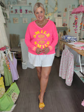 Lade das Bild in den Galerie-Viewer, MISS GOODLIFE V-NECK NAMASTÉ SMILE STRASS NEON-PINK GELB
