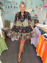 Lade das Bild in den Galerie-Viewer, TUNIKA KLEID BLACK LEO ANTICA SARTORIA ONE SIZE
