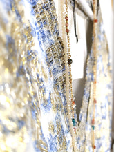 Lade das Bild in den Galerie-Viewer, KLEID BLAU GOLD SOFIE SCHNOOR
