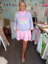 Lade das Bild in den Galerie-Viewer, MISS GOODLIFE V-NECK NAMASTÉ  FLIEDER NEON-PINK NEON-GELB
