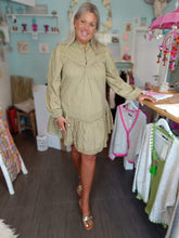 Lade das Bild in den Galerie-Viewer, KLEID DRESS OLIVE ARMY SOFIE SCHNOOR
