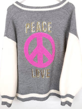 Lade das Bild in den Galerie-Viewer, STRICK JACKE WOLLMIX LOVE &amp; PEACE COLLEGE STYLE GRAU ONE SIZE
