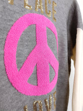 Lade das Bild in den Galerie-Viewer, STRICK JACKE WOLLMIX LOVE &amp; PEACE COLLEGE STYLE GRAU ONE SIZE
