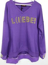 Lade das Bild in den Galerie-Viewer, MISS GOODLIFE V-NECK L(I)EBE STRASS LILAC/NEONYELLOW
