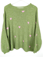 Lade das Bild in den Galerie-Viewer, STRICK PULLOVER GRÜN &quot;HEARTS&quot; ONE SIZE
