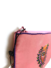 Lade das Bild in den Galerie-Viewer, TASCHE POUCH EYE ROSÉ SOUL KATHRINE
