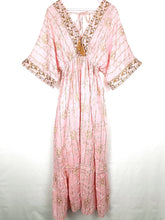 Lade das Bild in den Galerie-Viewer, BOHO MAXI KLEID ROSÉ GOLD ONE SIZE
