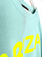 Lade das Bild in den Galerie-Viewer, MISS GOODLIFE ROUNDNECK IBIZA LIGHTBLUE NEONGELB
