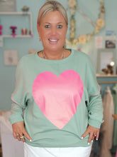 Lade das Bild in den Galerie-Viewer, MISS GOODLIFE ROUNDNECK &quot;BIG HEART&quot; ALMOND
