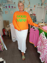 Lade das Bild in den Galerie-Viewer, MISS GOODLIFE ROUNDNECK &quot;GOOD KARMA GOOD LUCK&quot; NEON ORANGE
