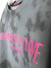 Lade das Bild in den Galerie-Viewer, MISS GOODLIFE ROUNDNECK &quot;HAPPINESS LOVE&quot; BATIK ANTHRACITE
