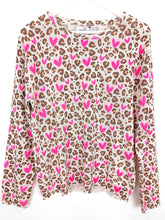 Lade das Bild in den Galerie-Viewer, PULLOVER ZWILLINGSHERZ WOLLE &quot;WILD LOVE HEARTS&quot; ONE SIZE
