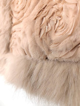 Lade das Bild in den Galerie-Viewer, FELL WESTE FAKE FUR BEIGE ROSES
