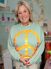 Lade das Bild in den Galerie-Viewer, MISS GOODLIFE SWEATER ROUNDNECK PEACE ALMOND
