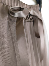 Lade das Bild in den Galerie-Viewer, TÜLL MAXI ROCK TAUPE ONE SIZE

