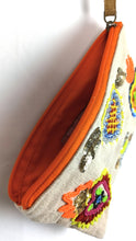 Lade das Bild in den Galerie-Viewer, POUCH LOLA SOUL KATHRINE SPRING SUMMER 2026
