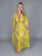 Lade das Bild in den Galerie-Viewer, S26 420 LONG DRESS PLACE DU SOLEIL YELLOW CUT OUT

