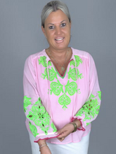 Lade das Bild in den Galerie-Viewer, S26 309 BLOUSE PLACE DU SOLEIL ROSA GREEN
