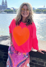 Lade das Bild in den Galerie-Viewer, MISS GOODLIFE ROUNDNECK &quot;BIG HEART&quot; NEON PINK
