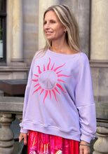 Lade das Bild in den Galerie-Viewer, MISS GOODLIFE ROUNDNECK SUN PEACE - VELVET/NEONPINK
