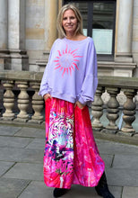 Lade das Bild in den Galerie-Viewer, MISS GOODLIFE ROUNDNECK SUN PEACE - VELVET/NEONPINK
