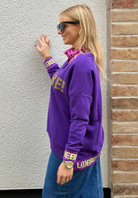 Lade das Bild in den Galerie-Viewer, MISS GOODLIFE V-NECK L(I)EBE STRASS LILAC/NEONYELLOW
