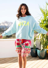 Lade das Bild in den Galerie-Viewer, MISS GOODLIFE ROUNDNECK IBIZA LIGHTBLUE NEONGELB
