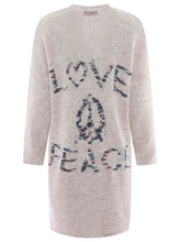 Lade das Bild in den Galerie-Viewer, STRICK JACKE ZWILLINGSHERZ &quot;LOVE &amp; PEACE&quot; BEIGE CREME
