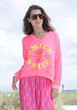 Lade das Bild in den Galerie-Viewer, MISS GOODLIFE V-NECK NAMASTÉ SMILE STRASS NEON-PINK GELB
