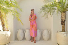Lade das Bild in den Galerie-Viewer, DRESS LOIS MENTAWAI FUCHSIA-ORANGE HOT LAVA
