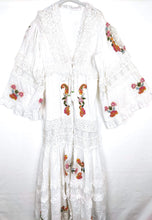 Lade das Bild in den Galerie-Viewer, MAXI KLEID WHITE PATCHES ONE SIZE - hippie style and more

